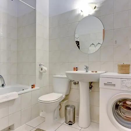Barcelona By Renters Apartman